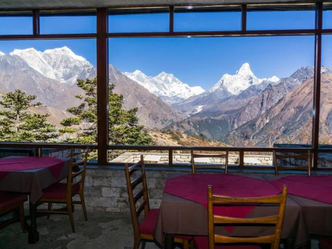 Is it possible to have breakfast during an Everest Base Camp Helicopter Tour?