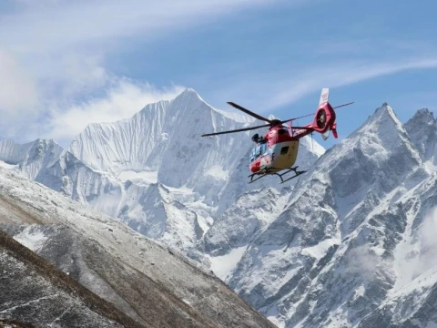 Best Season for Helicopter Flights in Nepal: Spring vs Autumn Guide