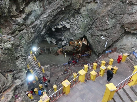 Halesi Mahadev Darshan Helicopter Tour: The Cave Shrine Pilgrimage